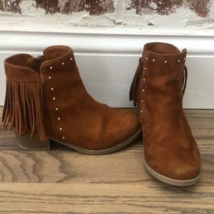 Girls-Children’s Place brown booties- size 11